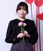 レース襟ブラウス