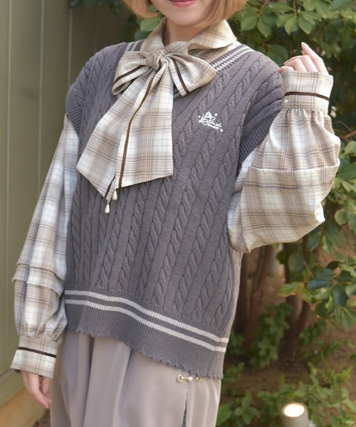 刺繍入りチルデンニットベスト｜アクシーズファムの通販｜&mall