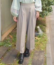 サイドボタンタックパンツ