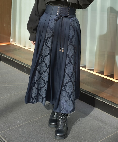 レースアップ×ジャガードスカート