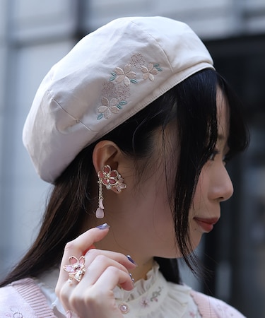 桜刺繍デザインベレー
