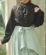 リボンジャボブローチブラウス