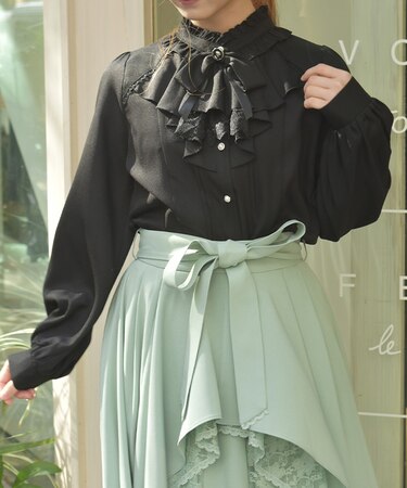 リボンジャボブローチブラウス