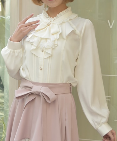 リボンジャボブローチブラウス