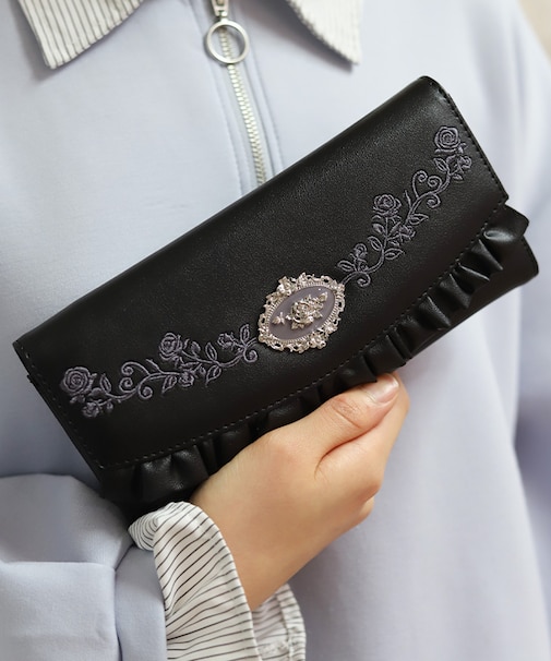 ローズ刺繍フリル長財布