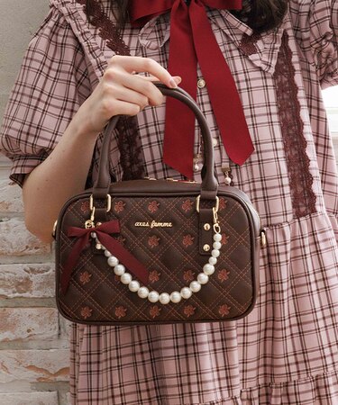 チャーム付ローズキルトバッグ