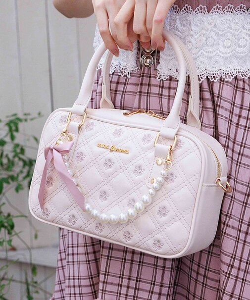 チャーム付ローズキルトバッグ