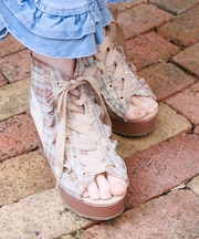 レースアップブーサン