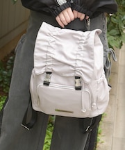 ギャザーフラップリュック