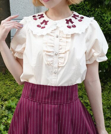 チェリー刺繍コットンブラウス