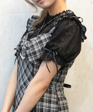 総レースパフ袖プルオーバー