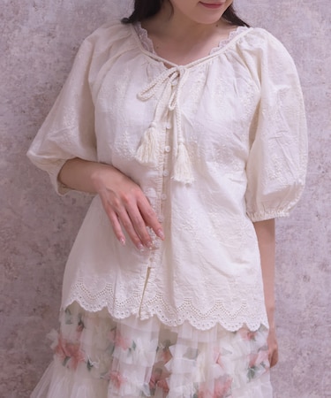 刺繍ブラウス