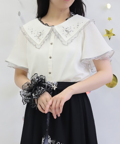 ルミナスムーン刺繍ブラウス