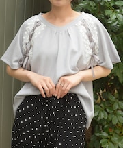レース×編み上げカットプルオーバー