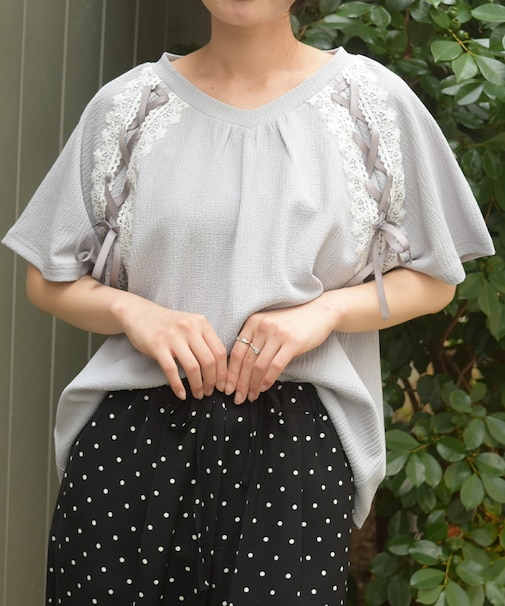 レース×編み上げカットプルオーバー