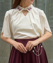 薔薇刺繍フレア袖ブラウス