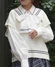 刺繍入りチルデンニットベスト