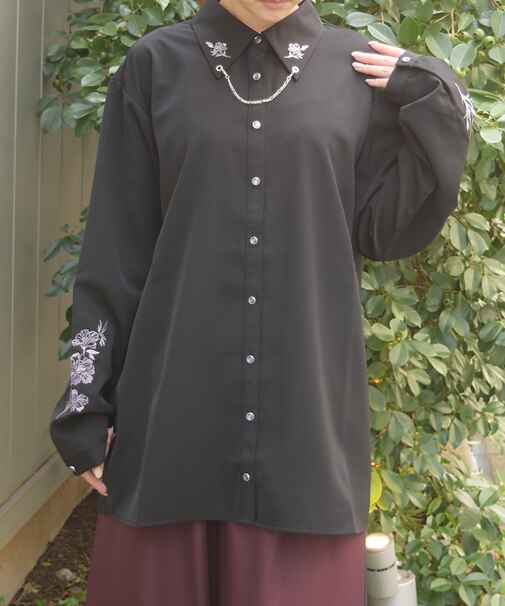 チェーン付刺繍シャツ