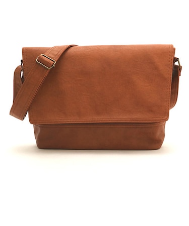 【当商品送料無料】ショルダーバッグ メンズ 斜めがけ かっこいい レディース A4 革 通学 通勤 旅行 合皮 軽量 メッセンジャーバッグ 黒