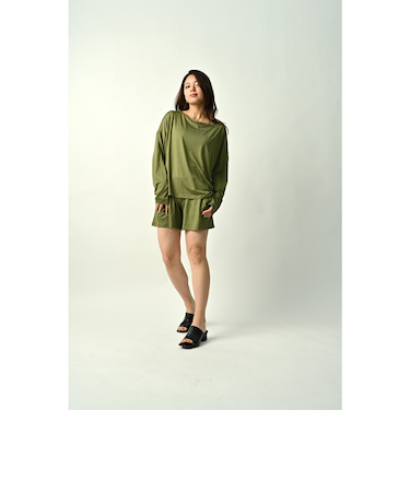 【当商品送料無料】ラッシュガード レディース 上下セット 通販 長袖 おしゃれ パーカー プルオーバー 無地 シンプル ショートパンツ セットアップ