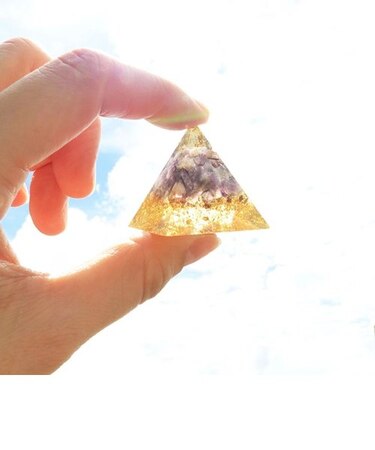 【当商品送料無料】ピラミッド オブジェ 通販 サン宝石 置物 おしゃれ シトリン 金運 パワーストーン サンホ DW-7791 玄関 リビング