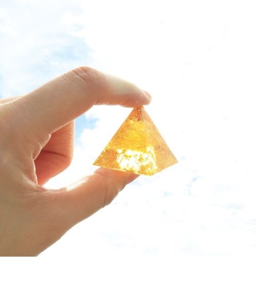 【当商品送料無料】ピラミッド オブジェ 通販 サン宝石 置物 おしゃれ シトリン 金運 パワーストーン サンホ DW-7791 玄関 リビング