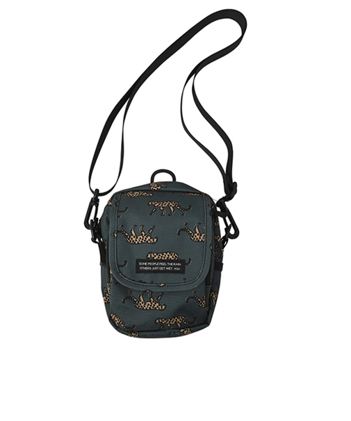 【当商品送料無料】KiU キウ ショルダーバッグ 600D 通販 ショルダーバック ショルダー 肩掛け 斜めかけ ななめ掛け ポケット