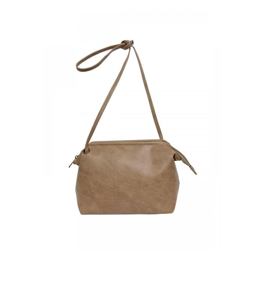 【当商品送料無料】lafiel バッグ 通販 ラフィール 斜め掛けバッグ ショルダー 肩掛け ショルダーバッグ レディース 軽量 軽い 合皮