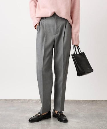 タックテーパードパンツ