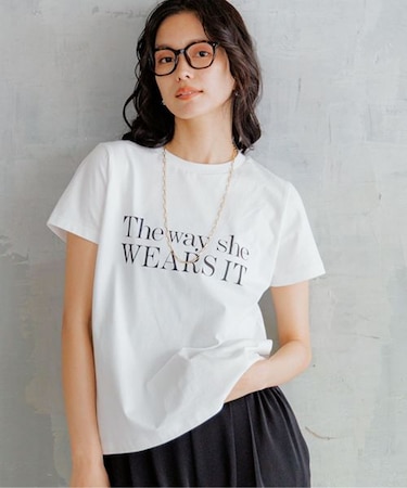 きれいめロゴTシャツ