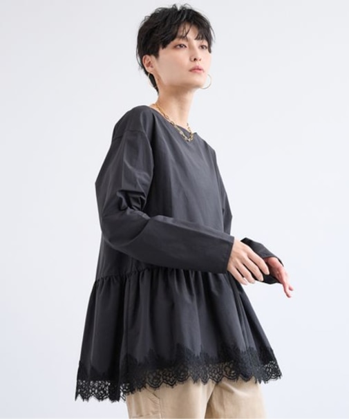 裾フリルブラウス