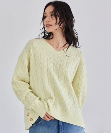 サイドボタンケーブルニット