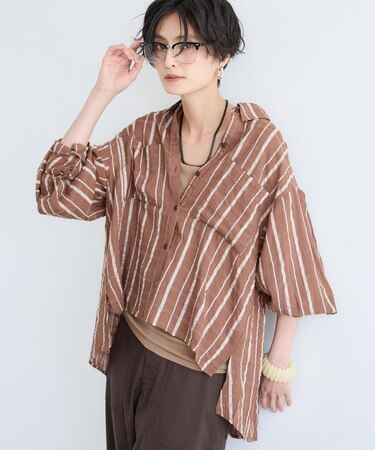 バックスリットシャツ