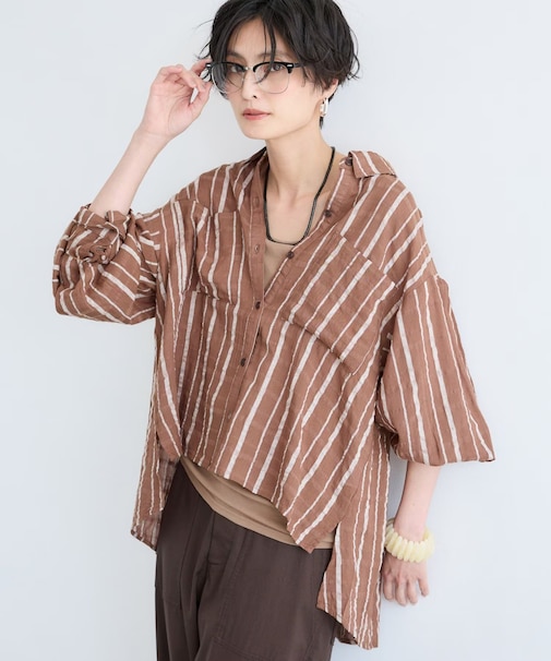 バックスリットシャツ