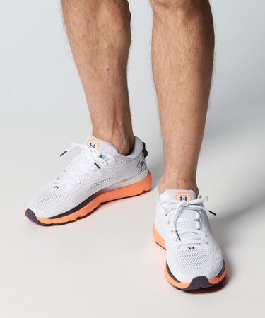 UAホバー インフィニット5（ランニング/MEN）