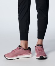 UAホバー インフィニット5（ランニング/WOMEN）