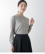 【手洗い可能】キュプラポリエステル 透かし柄クルーネックカーディガン