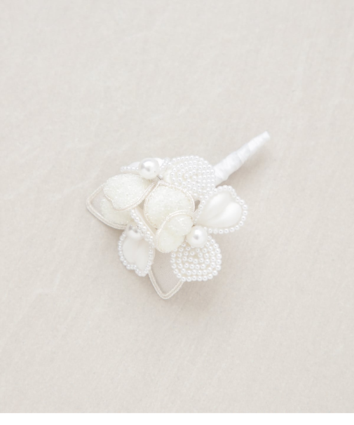 フラワーコサージュ（ホワイト）