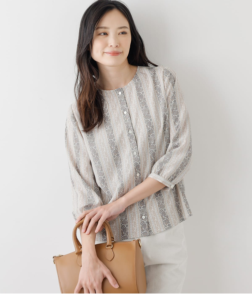 スパインフラワープリント フロントオープン7分袖ブラウス