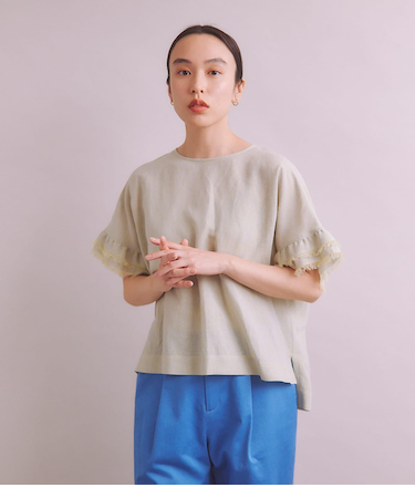 Twist Linen 袖フリルブラウス