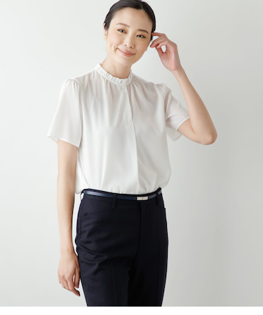 ミニドットデシン フリルカラー半袖プルオーバーブラウス