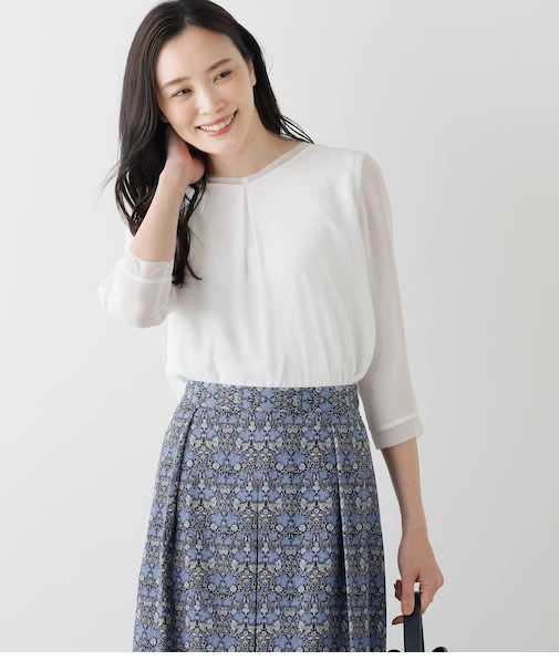 梨地×シフォン Vネックフロントタック7分袖カットソー