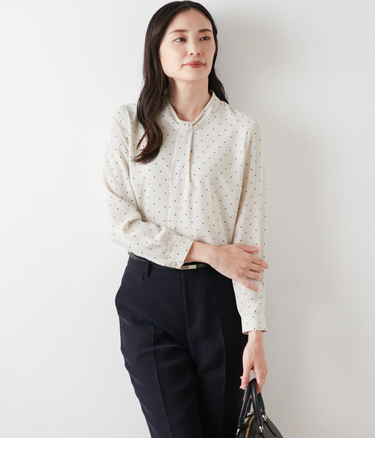 シャルマンドットプリント ボウタイ風ブラウス