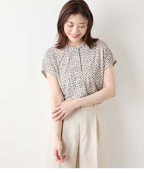 ポリエステル強撚スムース 幾何学プリント ボックスシルエットプルオーバー