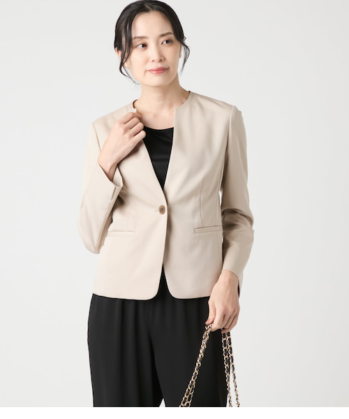 ICB ストレッチ ノーカラー フリル ジャケット 　ミルクティー色　ベージュ ABITOKYO ジャケット ノーカラージャケット ダンボールニット