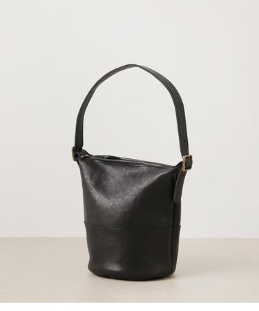 バケツ型レザーバッグ