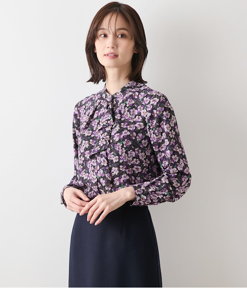 ビオラフラワープリント フロントフリルブラウス｜ニューヨーカーの