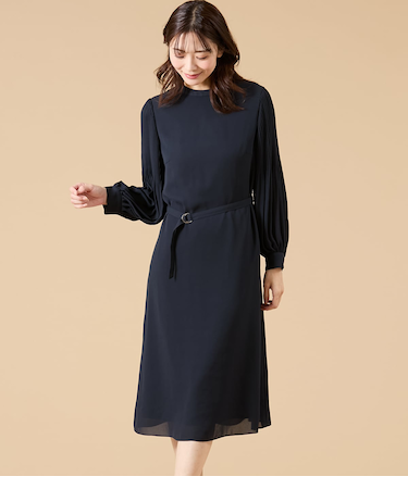 【ウォッシャブル】ソフトジョーゼット 袖プリーツワンピース