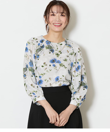 ルミナスフラワープリント 8分袖シャーリングブラウス