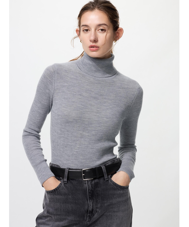 メリノリブタートルネックセーター